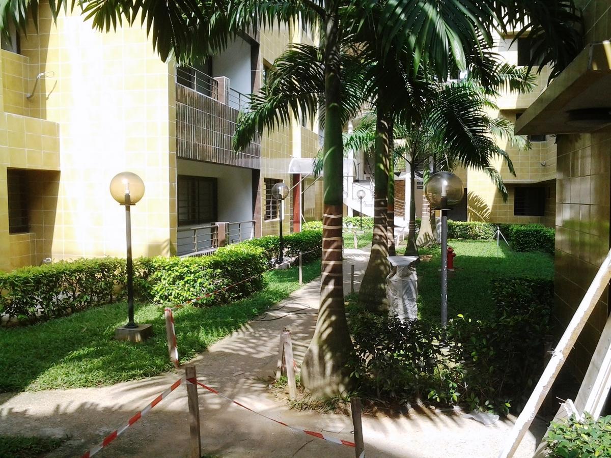 Hotel Le Vaisseau Abidjan Exterior foto